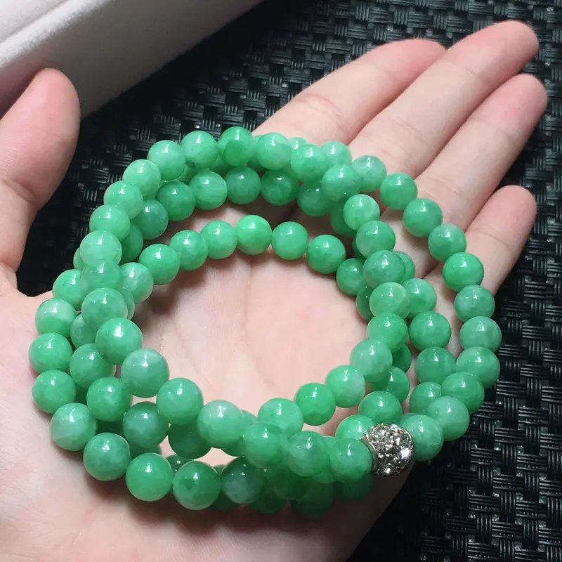 【缅甸翡翠圆珠项链,自然光实拍,颜色漂亮,玉质莹润,佩戴佳品,单颗尺寸:7.4mm,108颗,重70.21克】图7