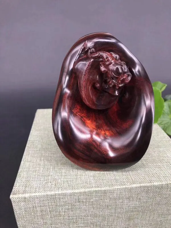 【海南黄花梨,紫油梨【龙凤杯】材质一流 花纹绚丽 色泽柔和 整体十分霸气 独特 收藏送礼首选 高90mm 直径58mm 克重235.5克】图4