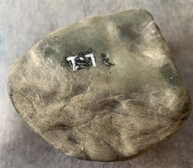 【👉 【名称】1.15公斤莫西沙敞口全赌料
【重量】1.15公斤
【尺寸】110-95-60MM
【产地】缅甸新货翡翠原石
【描述】新货来袭!《免费切,免费盖手镯,免费开窗》莫西沙敞口全赌料,皮壳老,翻砂均匀细腻,打灯通透,种好水足,肉细,喜欢的老板来秒!QSH】图10