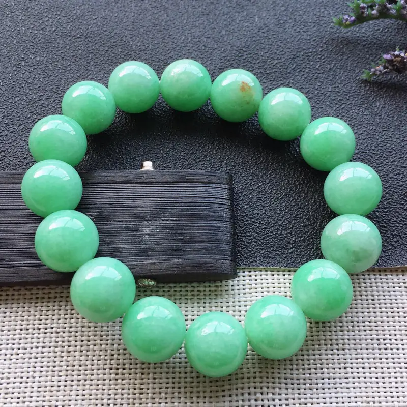 【精品翡翠手串,雕工精美,玉质莹润,尺寸:玉:12.6MM,总质量:56.4g】图8