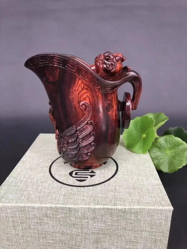 【海南黄花梨,紫油梨【龙凤杯】材质一流 花纹绚丽 色泽柔和 整体十分霸气 独特 收藏送礼首选 高90mm 直径58mm 克重235.5克】图7