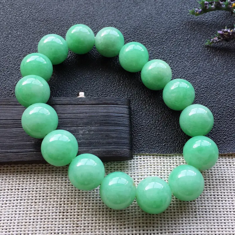 【精品翡翠手串,雕工精美,玉质莹润,尺寸:玉:12.6MM,总质量:56.4g】图6