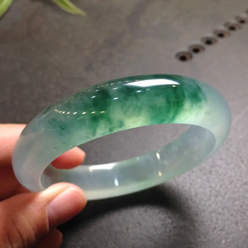 【19100907#正圈尺寸:57.7*13.7*8.2*mm重量: 62.7g 冰飘花镯,飘花灵动,起冰起光,一节兰花上手尽显浓浓的古典美感,底妆非常干净清爽,值得拥有,完美推荐】图4