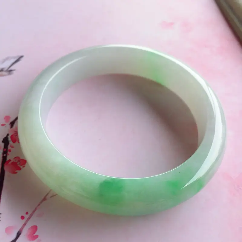 【正圈55.6mm,糯种飘绿花花手镯,底子细腻,飘绿花,清素淡雅,上手简约百搭】图4