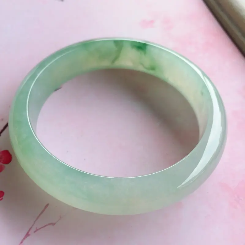 【正圈56.7mm,糯化种飘花手镯,底子细腻温润,花色飘逸,鲜艳夺目,上手气质甜美!###】图2