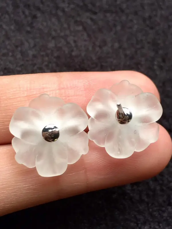 【冰种木那阳阳绿蛋面水晶花耳坠,简单大方优雅,裸石7.5:7.5:4mm,整体16.5:16.5:9.2mm,绿蛋完美,种色俱佳!喜欢别错过!(请先咨询再下单)】图6