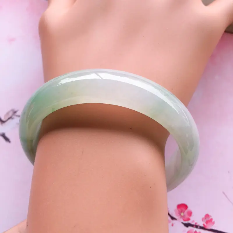 【正圈57.4mm,糯种飘花正圈手镯,底子细腻,色泽清新淡雅】图8