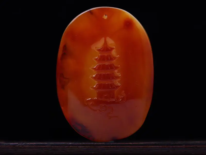 【大师收藏级作品「一念之间」蜜蜡吊坠
「柴秀文大师作品」天然红皮俏色 精工打造 佛陀睿智温和 魔面凶狠狰狞 人若行善就是佛 向恶便成魔 皆在一念之间 规格48.1*35.2*18 克重17.23!###】图5