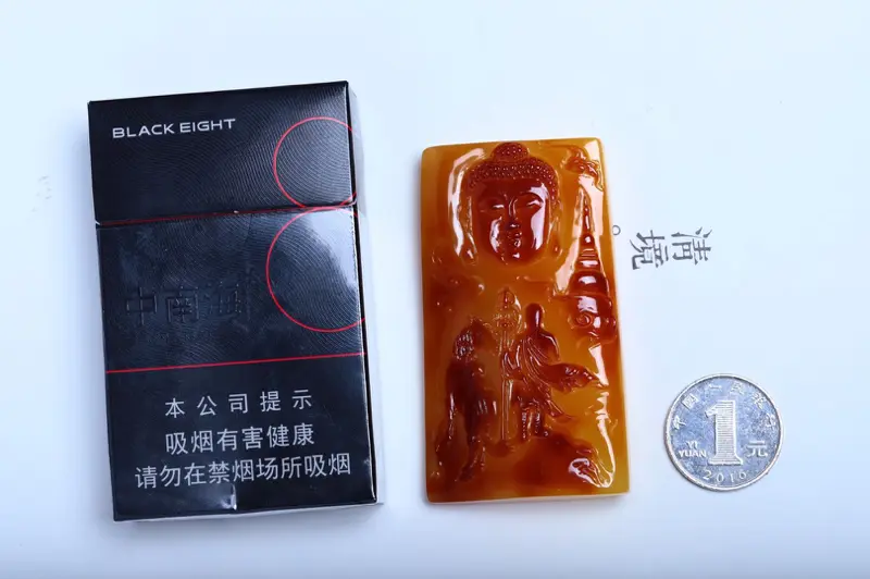 【收藏级特色大师作品「玄奘取经」蜜蜡原皮俏色吊坠
不是每一件留皮雕刻都称得上俏色巧雕 别出心裁的匠心独运 将自然的色泽发挥的淋漓尽致 终能铸成艺术精品 收藏级 规格76.7*44*14.6 克重36.39!】图6