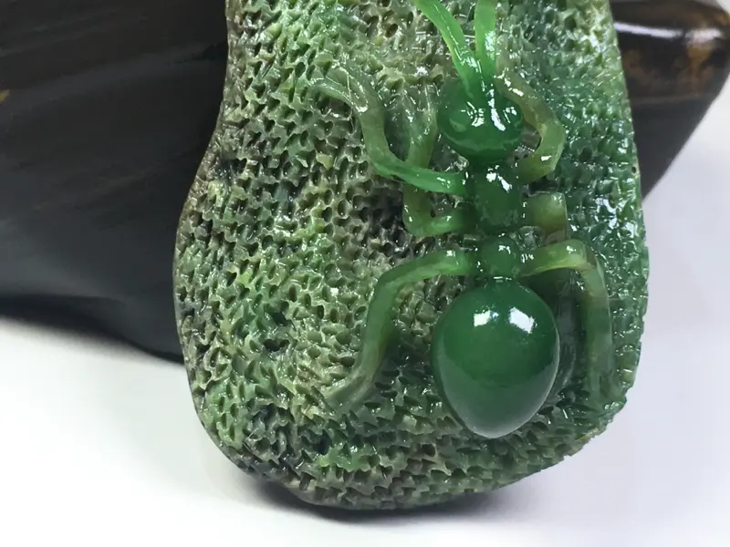 【精品特选💮 【知足】25.8克 俄罗斯七号碧玉 颜色漂亮 玉质温润 料子细腻 密度无结构 料子细腻 质地温润 一级苏工 工艺精致 饱满形象 知足常乐 品相俱佳 规格49*31*21mm】图3