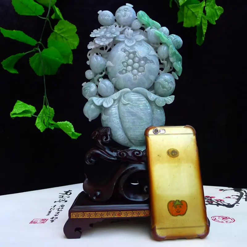 【(满篮富贵)翡翠飘绿老种水润福禄寿精品摆件 (石榴,寿桃,如意)裸石尺寸220*155*35mm 连底座尺寸330*180*90mm 玉石重1.39公斤】图5