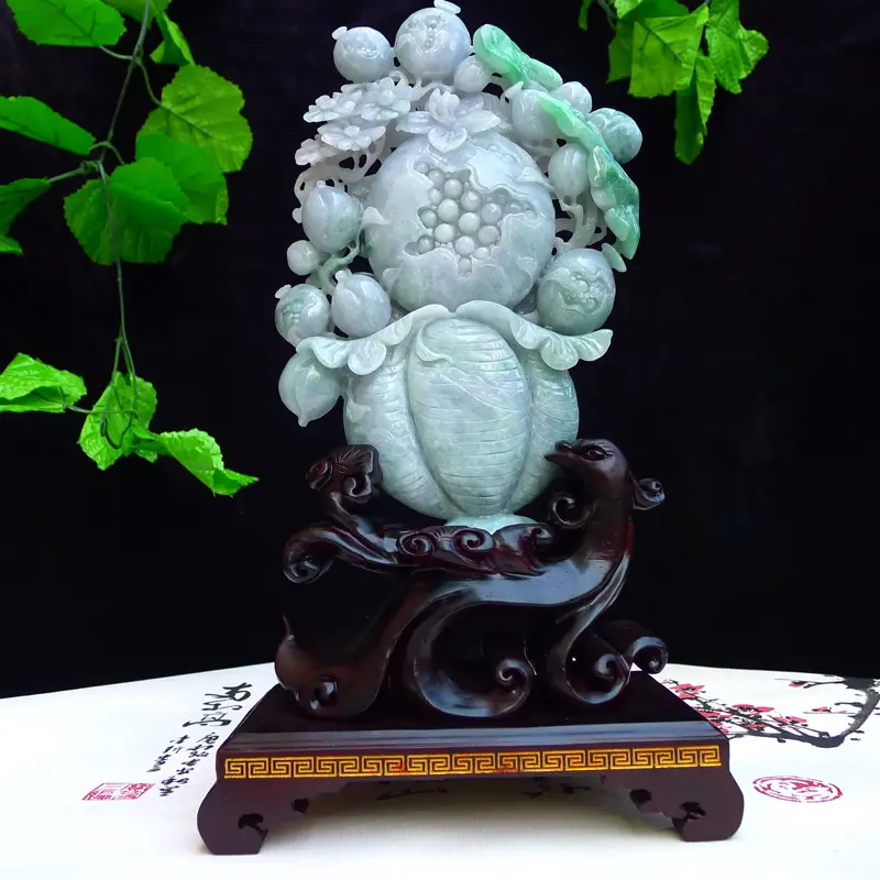 【(满篮富贵)翡翠飘绿老种水润福禄寿精品摆件 (石榴,寿桃,如意)裸石尺寸220*155*35mm 连底座尺寸330*180*90mm 玉石重1.39公斤】图4
