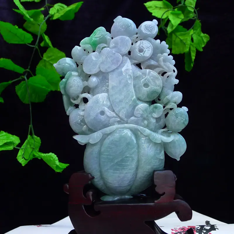 【(满篮富贵)翡翠飘绿老种水润福禄寿精品摆件 (石榴,寿桃,如意)裸石尺寸220*155*35mm 连底座尺寸330*180*90mm 玉石重1.39公斤】图9