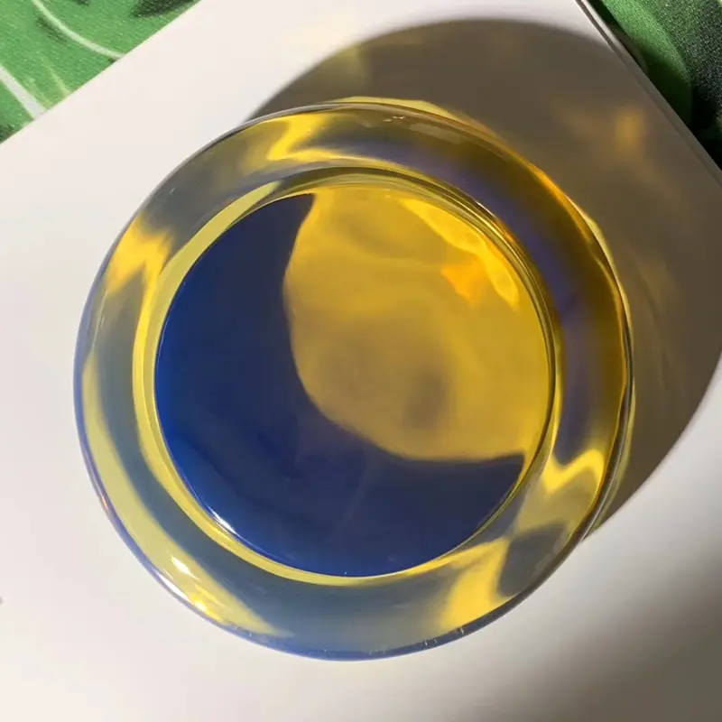 【【殿堂级】稀缺同料多米尼加皇家蓝蓝珀手镯套装 毕业级皇家蓝高端成色,镯子心有一丁点细微粉尘,毕竟这么大的多米矿石都是罕见的,不仔细根本看不到,实属难得!冰种珀体,黄金58号圈口,克重96.42克 它是琥珀之王,蓝珀之王,也是手镯之王! 14亿中国人中,只有不超过5个人拥有如此高端、如此稀缺的多米手镯!妙不可言。收藏价值非常高!】图6
