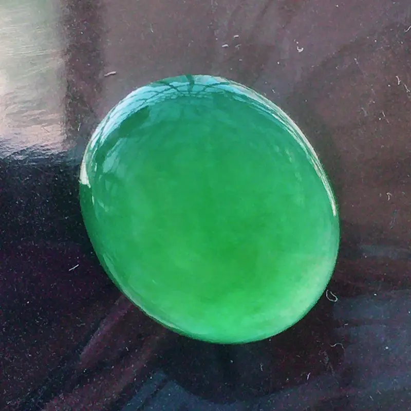 【缅甸a货翡翠,自然光实拍,满绿蛋面,玉质莹润,细腻,通透,个大饱满,品相佳,镶嵌效果倍增。】图11