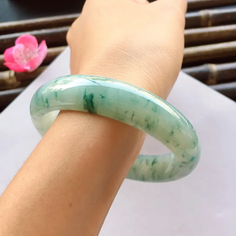 【细糯满圈飘蓝花手镯,底子细腻光滑,丝丝缕缕萦绕着蓝花,有韵味】图5