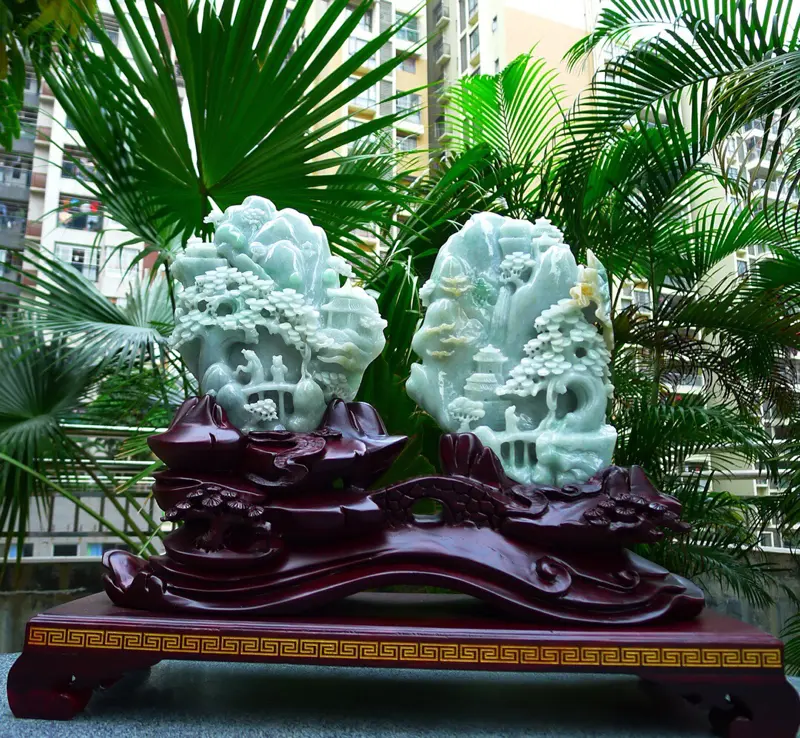 【山水摆件缅甸天然翡翠A货 精美 春带彩 山水摆件 高山流水 雕刻精美线条流畅种水好 层次分明丰富多彩 搭配精美高档檀木底座 尺寸440.370.150裸石尺寸200.160.50。220.150.70裸石重量8.36斤 送礼佳品】图3