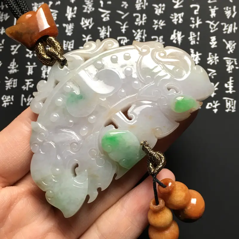 【糯种带色仿古牌吊坠 尺寸42-67-9毫米 玉质细腻 款式独特】图4