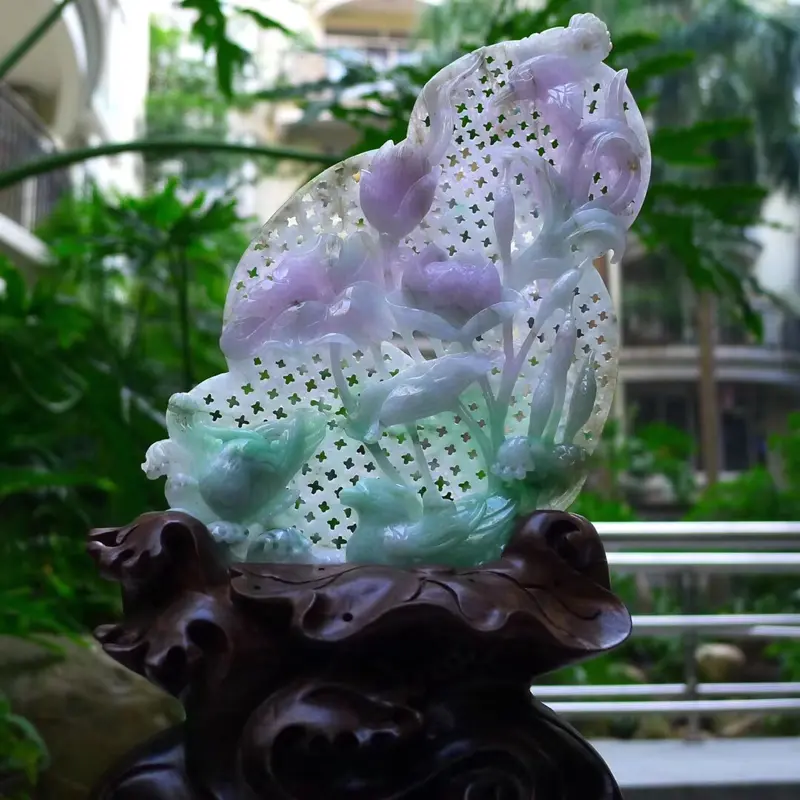 【翡翠A货老坑缕空水润淡春带彩成双成对和和美美,百年好合荷花摆件 裸石尺寸:135/120/20 连底坐:285/180/85mm】图2