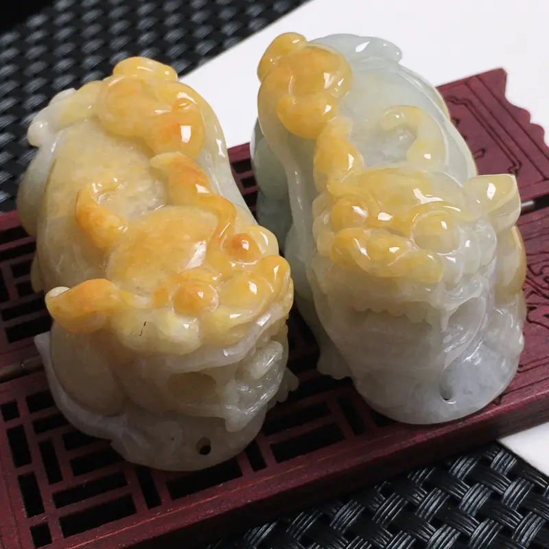 【天然翡翠A货-黄翡招财貔貅吊坠一对_种好,玉质细腻,水头饱满,工艺精美,水润精致,上身效果佳,尺寸64.1*36.5*28.8mm】图5