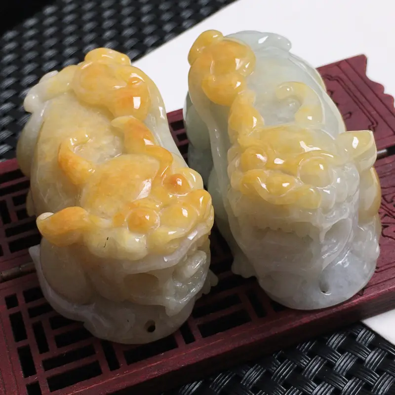 【天然翡翠A货-黄翡招财貔貅吊坠一对_种好,玉质细腻,水头饱满,工艺精美,水润精致,上身效果佳,尺寸64.1*36.5*28.8mm】图6