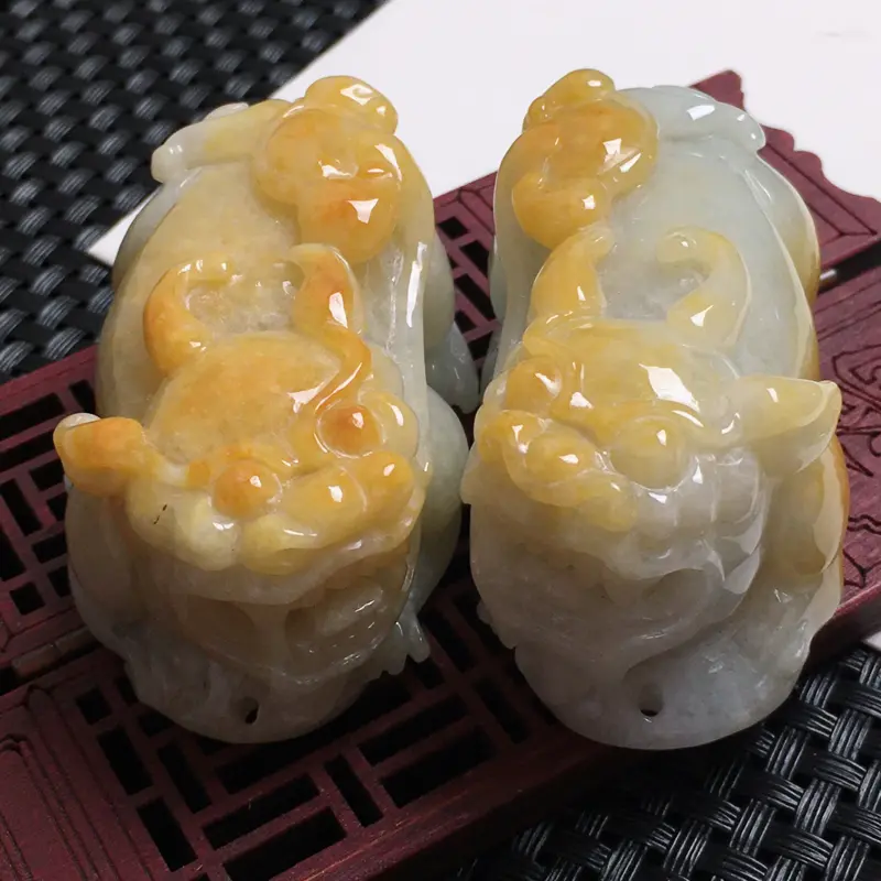 【天然翡翠A货-黄翡招财貔貅吊坠一对_种好,玉质细腻,水头饱满,工艺精美,水润精致,上身效果佳,尺寸64.1*36.5*28.8mm】图9