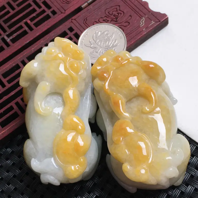 【天然翡翠A货-黄翡招财貔貅吊坠一对_种好,玉质细腻,水头饱满,工艺精美,水润精致,上身效果佳,尺寸64.1*36.5*28.8mm】图8