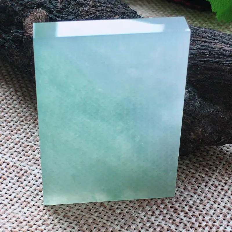 【自然光实拍,缅甸a货翡翠,冰润素面牌,种水好,玉质细腻,通过,颜色漂亮,形体好,厚装,镶嵌佳品】图6