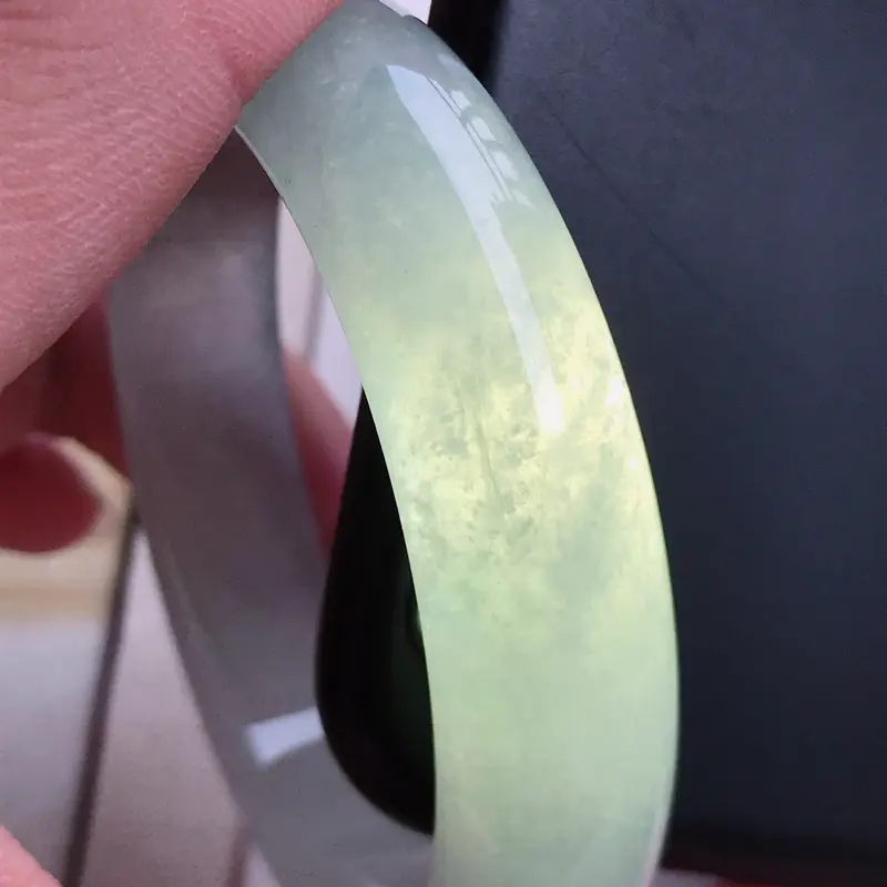 【正圈57,尺寸:57*13.8*7.5,缅甸天然翡翠好种冰润老坑手镯,质地细腻,种老,水润幼洁全胶感,冰晴绿,小暗纹,颜色漂亮。111317】图9