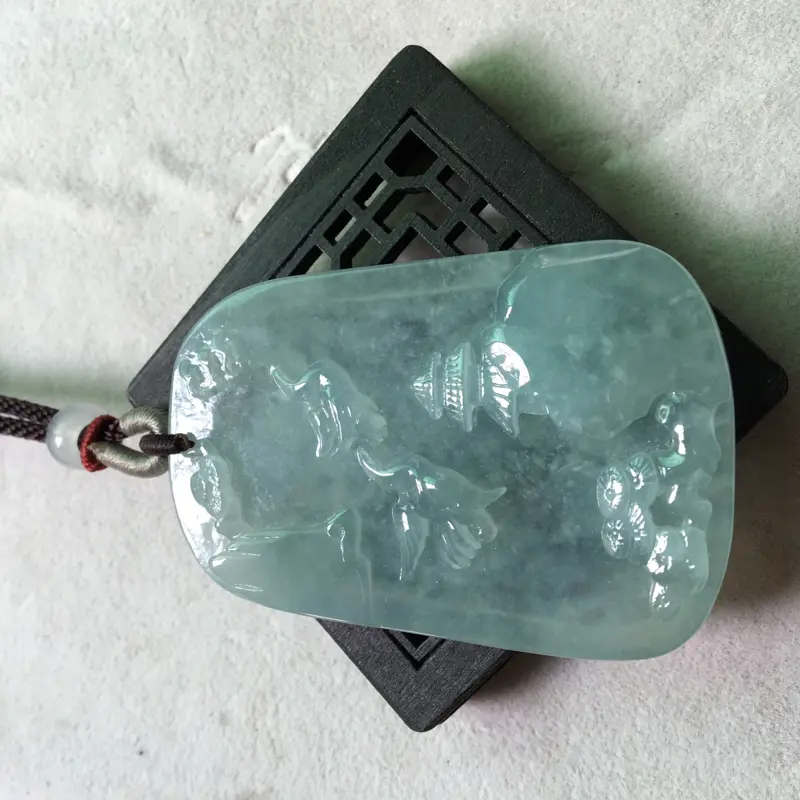 【缅甸翡翠A货,山清水秀,比翼双飞,幸福一生,上身效果大气,喜欢的赶紧,手慢无货了。】图4