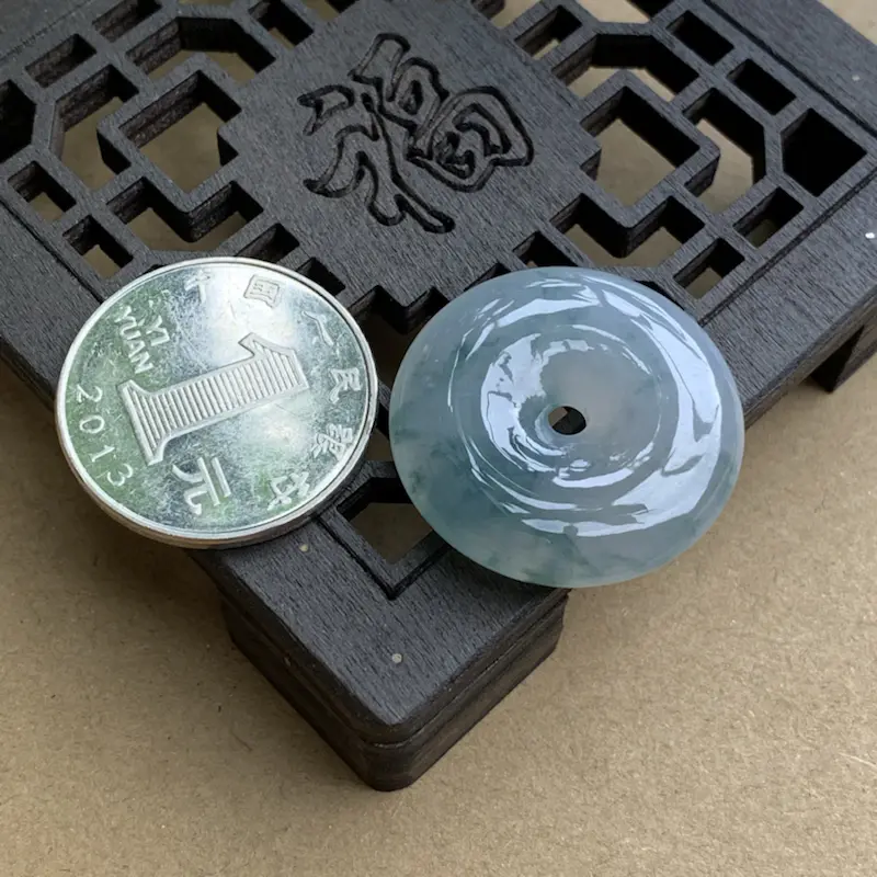 【A货翡翠 冰种飘花平安扣吊坠 尺寸27*6.4mm 种水好,莹润通透,雕工精美,飘花灵动】图4