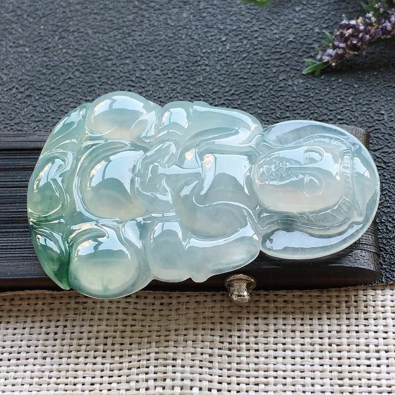 【精品翡翠观音吊坠,雕工精美,玉质莹润,尺寸:玉:57.7*34.5*6.1MM,总质量:17.5g】图6