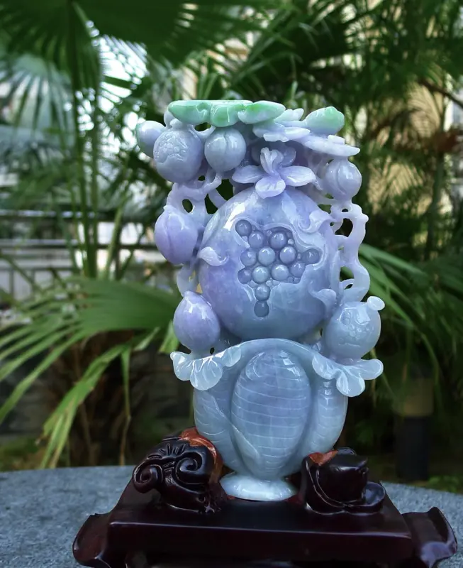 【精美花篮摆件 缅甸天然翡翠A货 精美 紫罗兰 喜上眉梢 花开富贵 多子多福 好事连连 花蓝摆件 雕刻精美线条流畅 种水好 搭配精美高档檀木底座 尺寸260.180.60裸石尺寸150.90.30裸石重量1.06斤 赞 送礼收藏佳品】图4