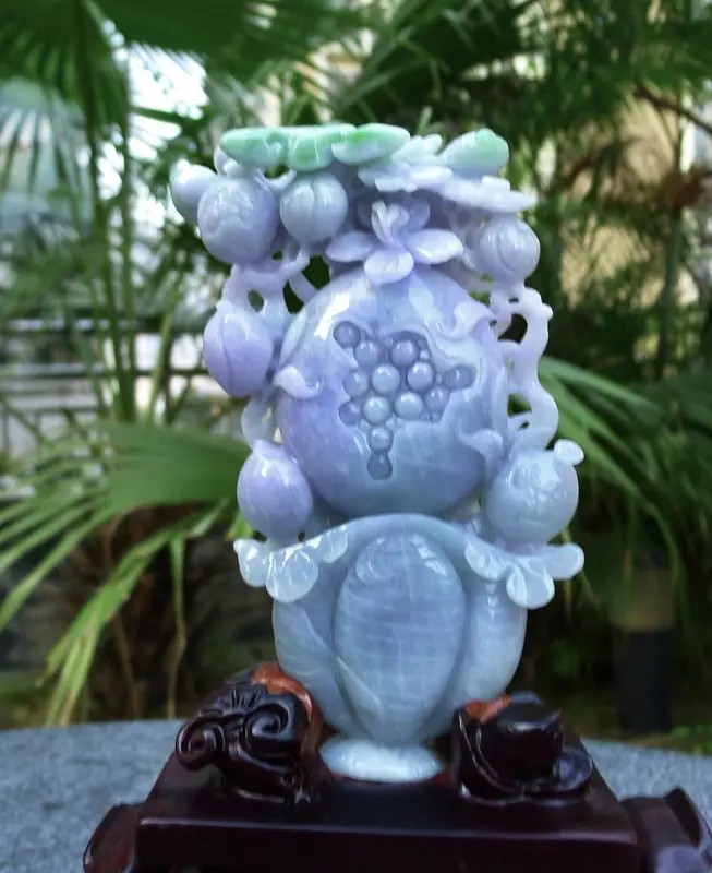 【精美花篮摆件 缅甸天然翡翠A货 精美 紫罗兰 喜上眉梢 花开富贵 多子多福 好事连连 花蓝摆件 雕刻精美线条流畅 种水好 搭配精美高档檀木底座 尺寸260.180.60裸石尺寸150.90.30裸石重量1.06斤 赞 送礼收藏佳品】图7
