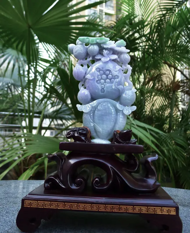 【精美花篮摆件 缅甸天然翡翠A货 精美 紫罗兰 喜上眉梢 花开富贵 多子多福 好事连连 花蓝摆件 雕刻精美线条流畅 种水好 搭配精美高档檀木底座 尺寸260.180.60裸石尺寸150.90.30裸石重量1.06斤 赞 送礼收藏佳品】图8