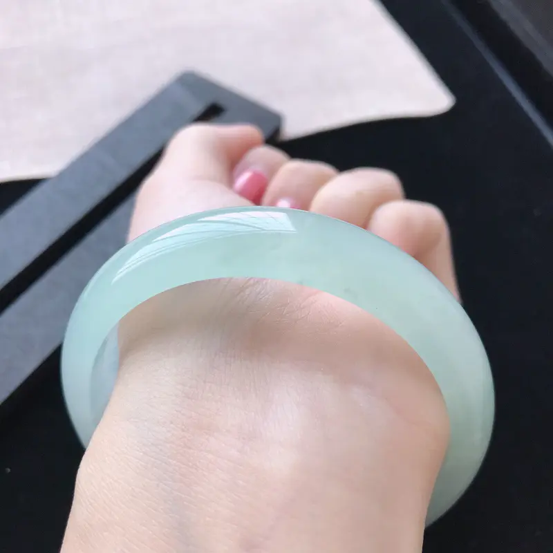【正圈:58.8。天然翡翠A货。冰糯种晴绿手镯。水润通透,佩戴清秀优雅。尺寸:58.8*13.8*7mm】图8