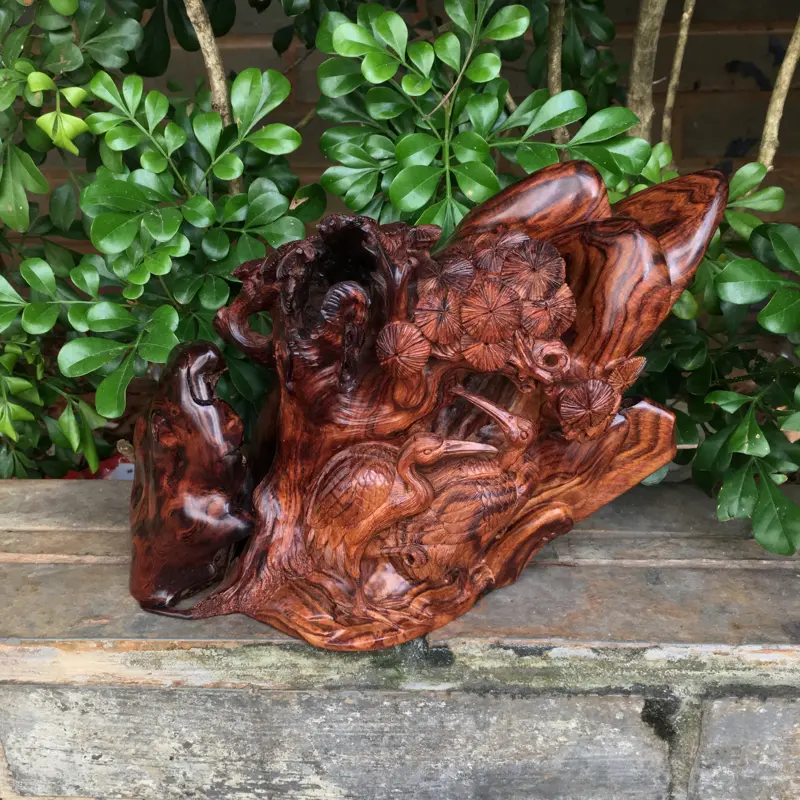 【海南黄花梨精品油梨摆件(松趣仙鹤),雕工精赞,名师精雕,瘤疤纹理,纹理清晰,荧光十足,高油高密,色泽均匀,送礼摆件收藏品,长:200mm,宽:100mm,高:170mm,克重:898克,值得推荐】图4