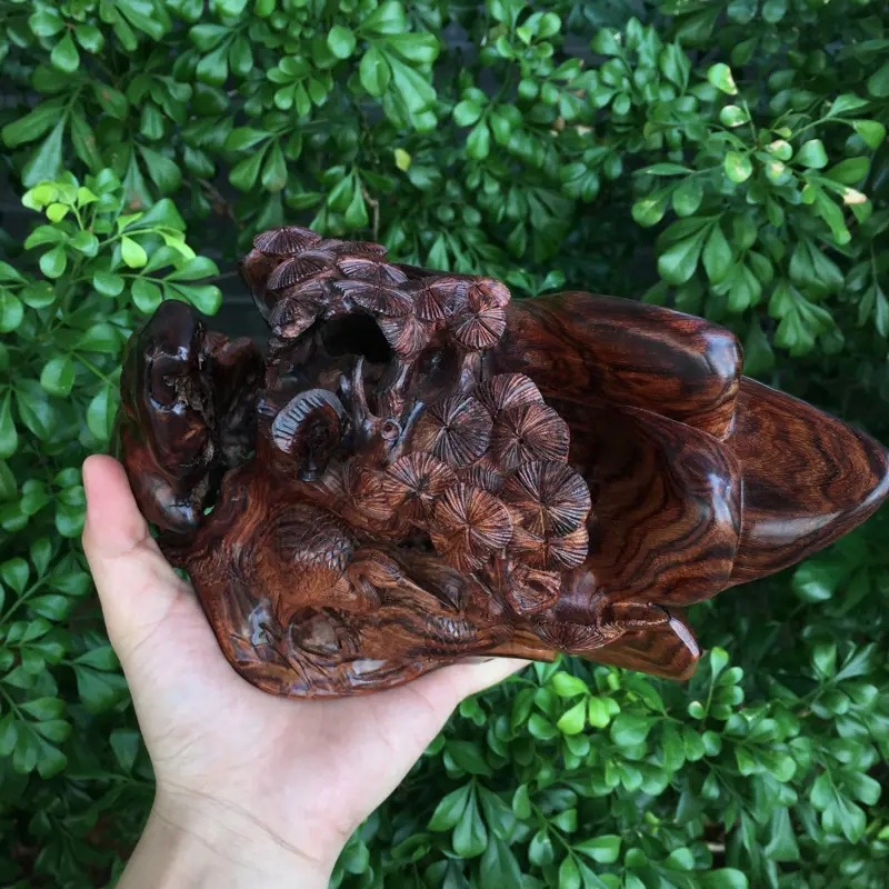 【海南黄花梨精品油梨摆件(松趣仙鹤),雕工精赞,名师精雕,瘤疤纹理,纹理清晰,荧光十足,高油高密,色泽均匀,送礼摆件收藏品,长:200mm,宽:100mm,高:170mm,克重:898克,值得推荐】图5