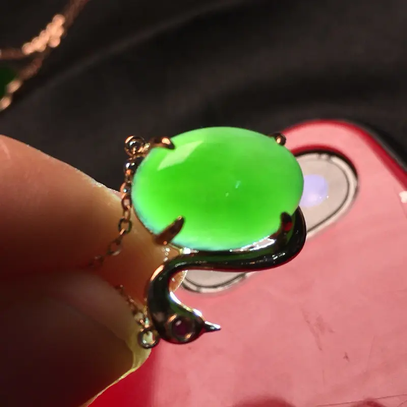 【整体规格:17.4/15/8.5/mm
裸石规格:13.6/9.8/mm
新品推出,天然和田玉碧玉、【碧玉金鹅】、18k重金镶嵌金链子,款式设计时尚大方、佩戴效果佳,保一生平安】图7