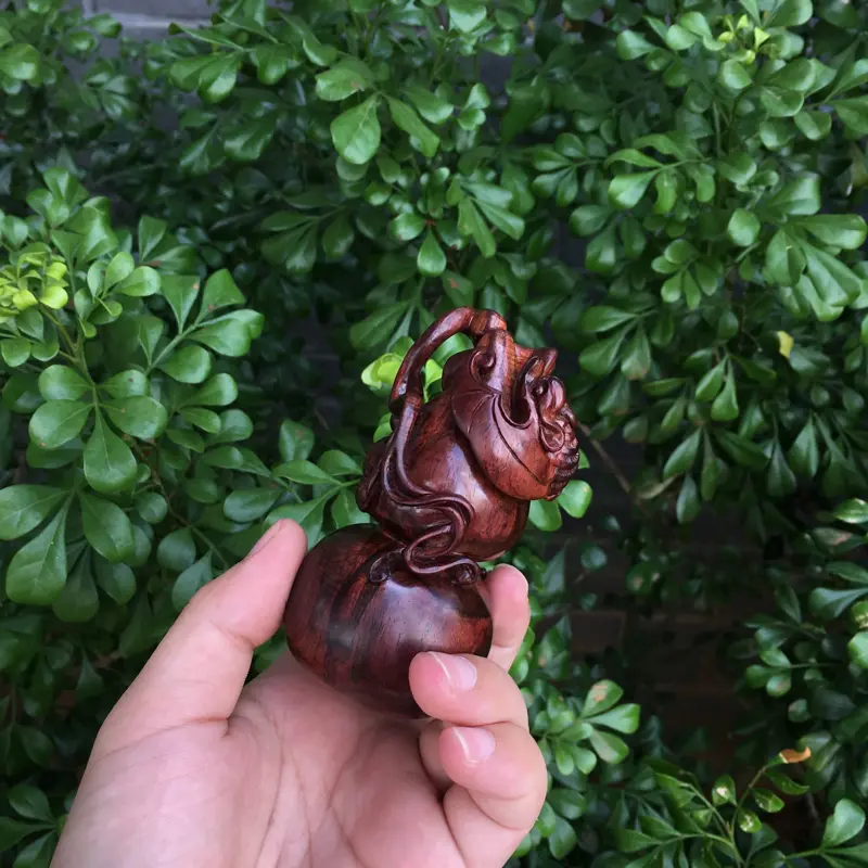 【海南黄花梨精品紫红油梨手把件/摆件(福禄寿葫芦),镂空精雕,名师精雕,山水纹理,底色干净,色泽均匀,把玩收藏品,高:97mm,52.6mm,克重:108克,值得推荐。】图5