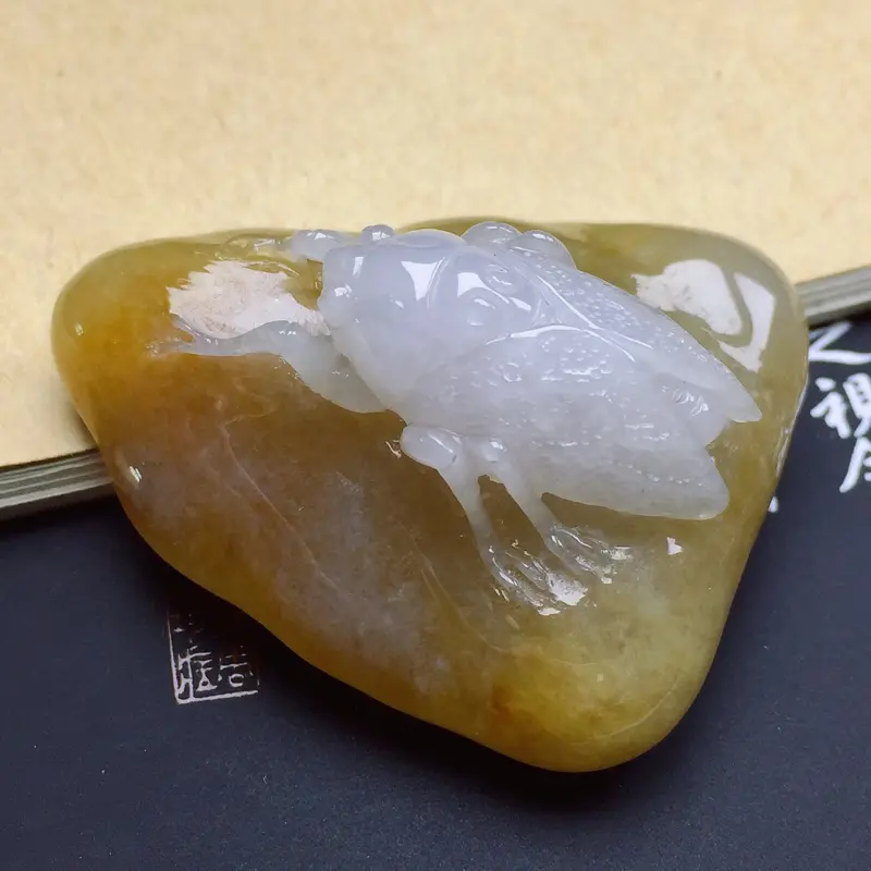 【细糯黄翡手玩件,料子细腻光滑,色泽浓郁均匀,清新迷人,可摆茶桌】图3