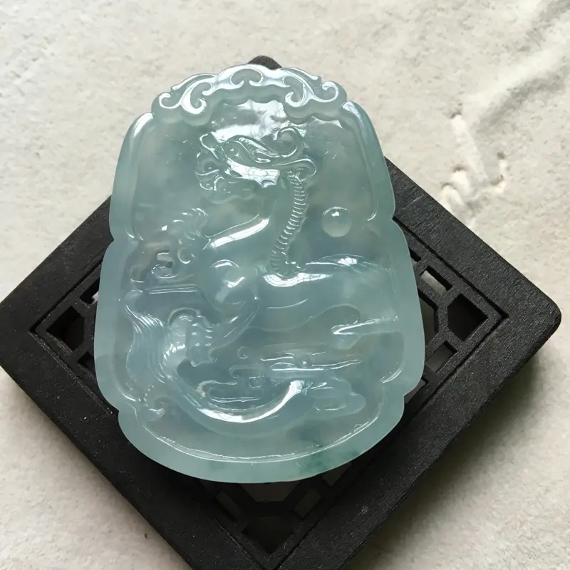 【缅甸翡翠A货,龙行天下,福在眼前,上身效果非常大气,料子细腻,精工制作。】图6