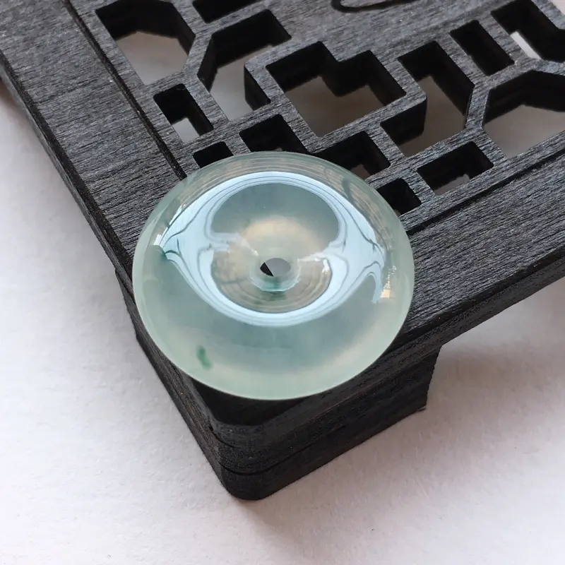 【A货翡翠 冰种飘花平安扣吊坠 尺寸21.1*6.1mm 水头好,玉质细腻,飘花灵动】图2