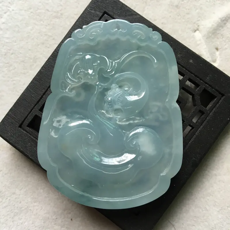 【缅甸翡翠A货,龙行天下,福在眼前,上身效果非常大气,料子细腻,精工制作。】图7
