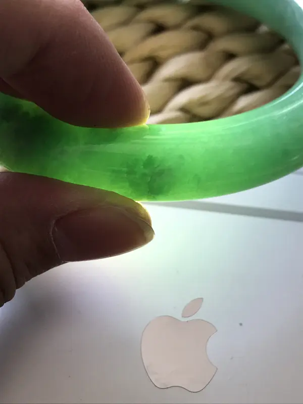 【自然光拍摄 圈口58.8mm 细糯种满绿圆条手镯C161 玉质细腻水润,条形大方,高贵优雅,端庄大气
温馨提示:避免手镯圈口佩戴不合适,可以先咨询客服,询问测量圈口方法】图9