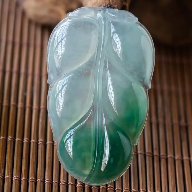 【冰种飘绿翡翠金枝玉叶,玉质细腻,水润光泽,种水足,色泽佳,做工精细,尺寸41.0*25.0*4.3】图2