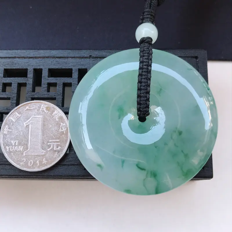 【翡翠A货 糯化种水润飘花翡翠大平安扣吊坠 尺寸50.1/9.5(顶珠配饰珠)】图10