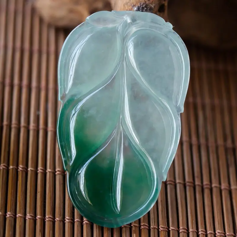 【冰种飘绿翡翠金枝玉叶,玉质细腻,水润光泽,种水足,色泽佳,做工精细,尺寸41.0*25.0*4.3】图8