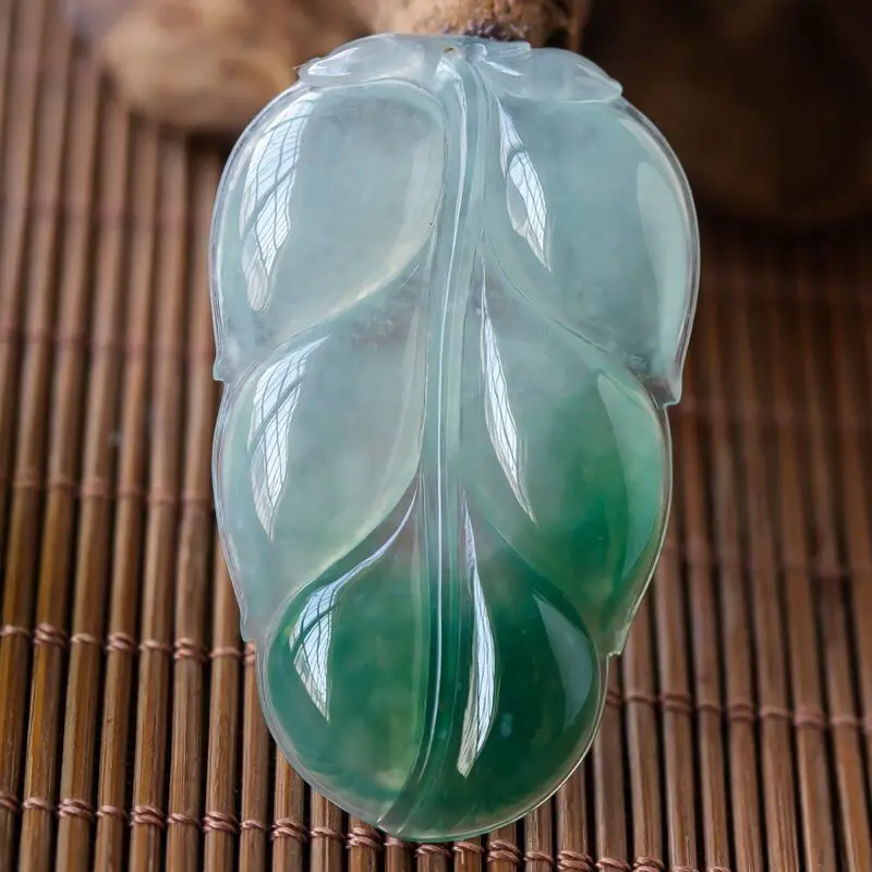 【冰种飘绿翡翠金枝玉叶,玉质细腻,水润光泽,种水足,色泽佳,做工精细,尺寸41.0*25.0*4.3】图1