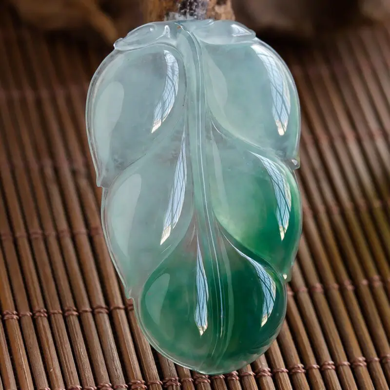【冰种飘绿翡翠金枝玉叶,玉质细腻,水润光泽,种水足,色泽佳,做工精细,尺寸41.0*25.0*4.3】图4